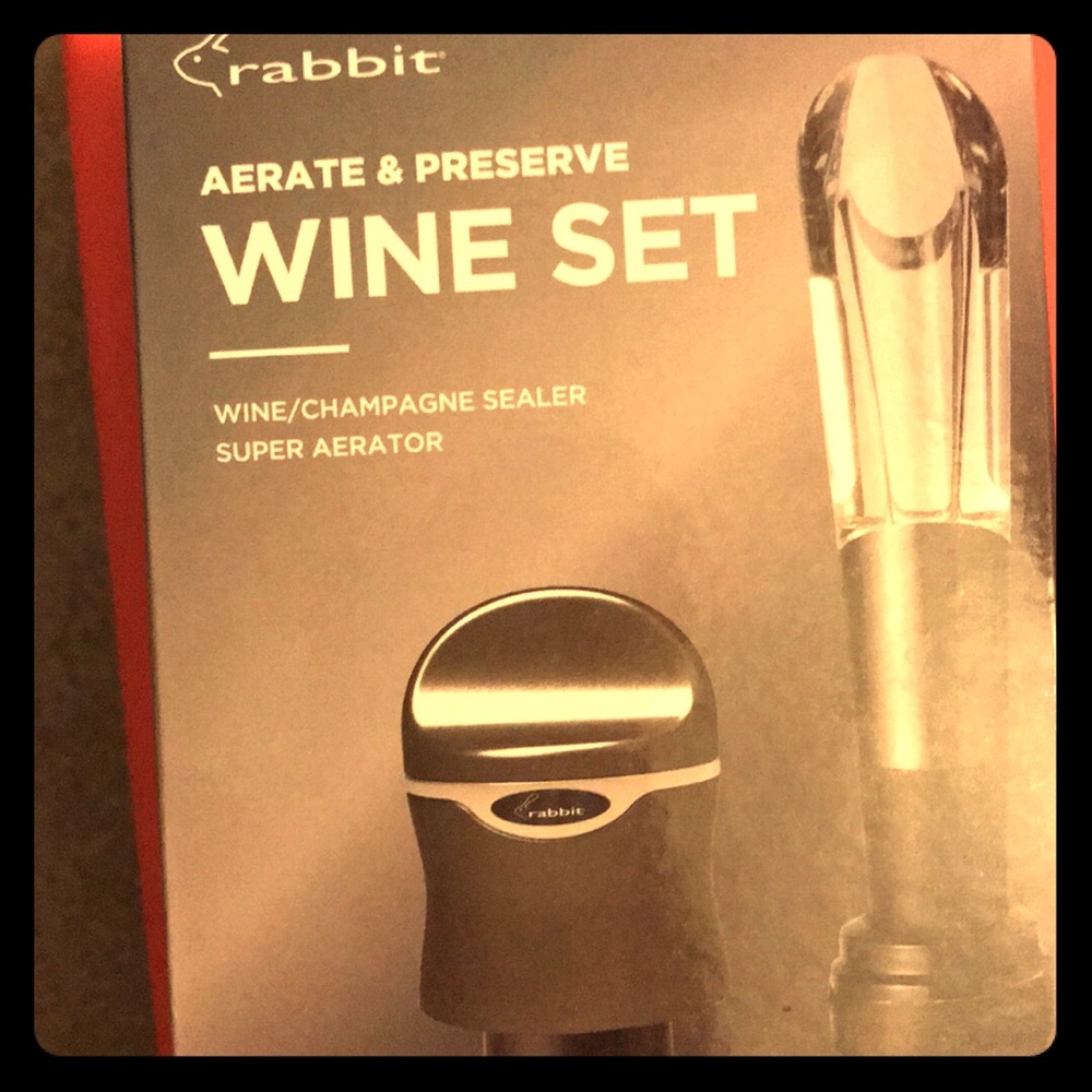 Aerate and preserve wine set